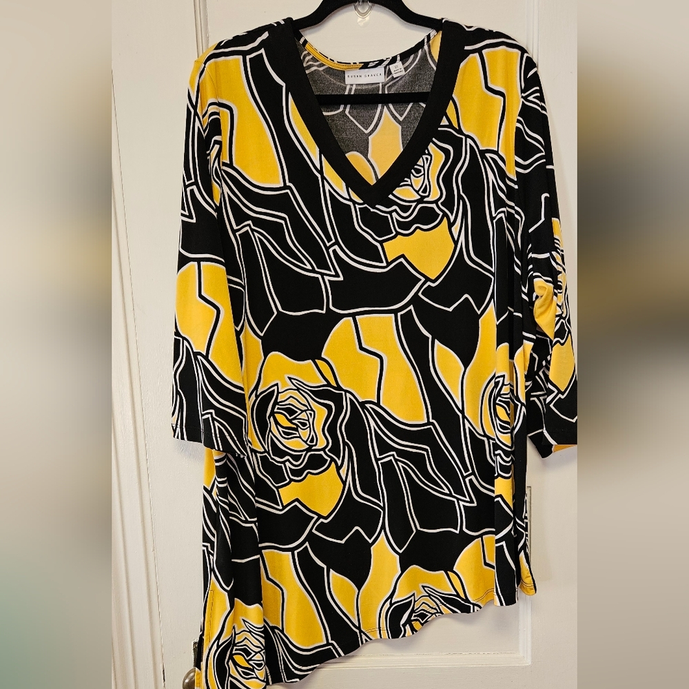 Susan Graver Black and Yellow Floral Tunic 2X - Picture 4 of 8